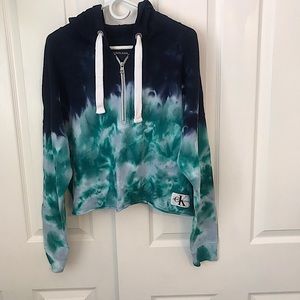 Calvin Klein Jeans Women’s Hoodie in Navy and Green Tie-dye. Size: M